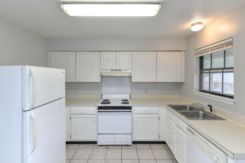 9523 Westpark Dr, Fort Worth TX  76126-3146 exterior