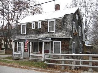 66 Main St, Tamworth, NH 03886-4302