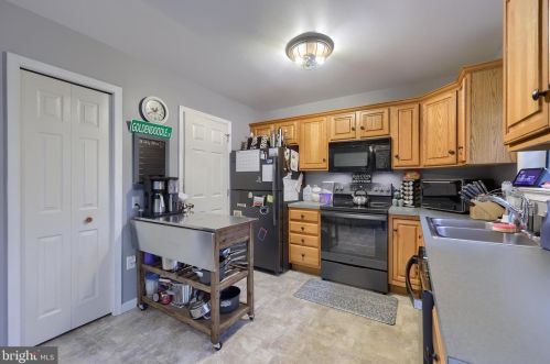 567 State St, Ephrata PA  17522-1741 exterior