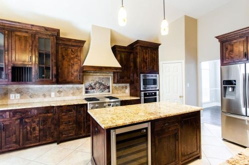 1301 Wildflower Ln, Lewisville, TX 75028-3827