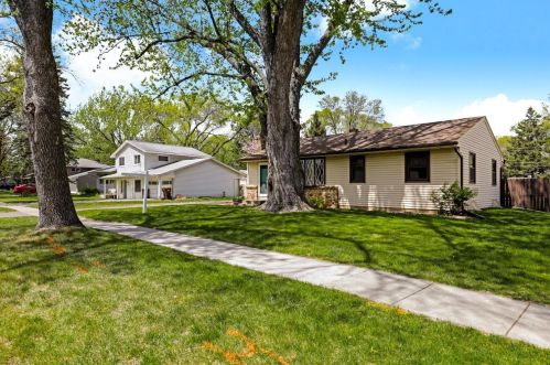 2329 Cedar Ave, Saint Paul MN  55110-4430 exterior