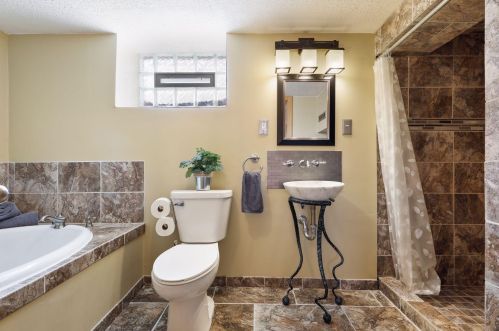 571 Hall Ave, Saint Paul MN  55107-2840 exterior