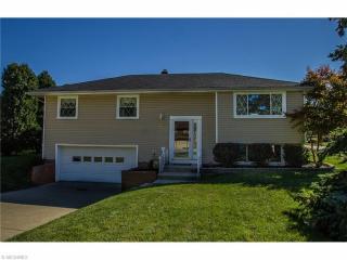 9035 Lincolnshire Blvd, Cleveland, OH 44149-1155