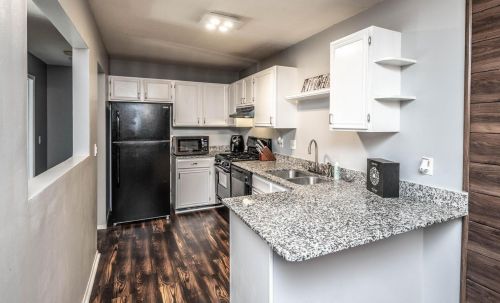 1677 Hickory Hill Dr, Saint Paul MN  55122-2527 exterior