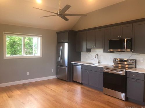 75 Lakeview Terrace Ext, Sandy Hook CT  06482-1467 exterior
