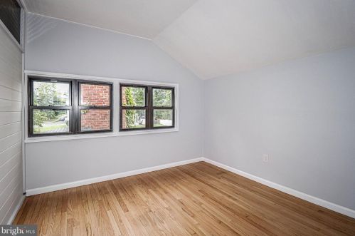 635 Parkway Ave, Trenton NJ  08618-2723 exterior