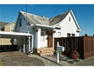 919 Lawrence St, Tacoma, WA 98405-2214