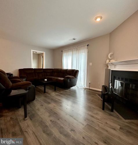 4030 Chetham Way, Woodbridge VA  22192-5078 exterior