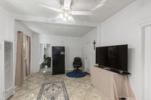 2950 11th St, Riverside CA  92507-4961 exterior