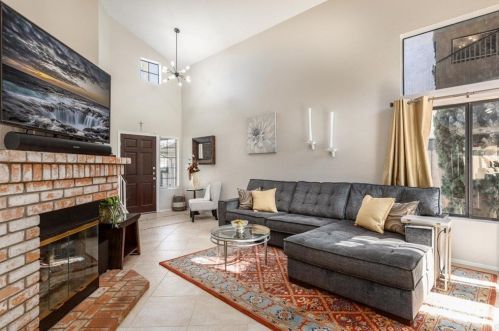 665 Paseo Rio, Vista, CA 92081-6324