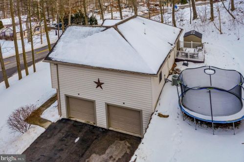 7703 Gnatstown Rd, Hanover PA 17331-6821 exterior