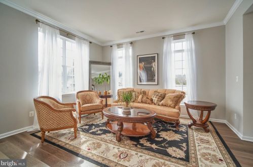 13614 Village Green Dr, Leesburg, VA 20176-5007