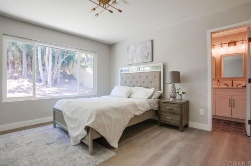 1461 Darwin Dr, Oceanside CA  92056-3042 exterior