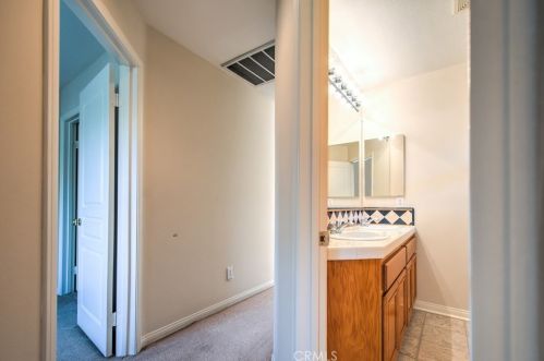 2 Altezza, Irvine CA  92606-8909 exterior