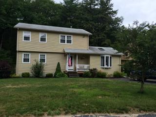 9 Birchwood Ln, Coventry, RI 02816-7903