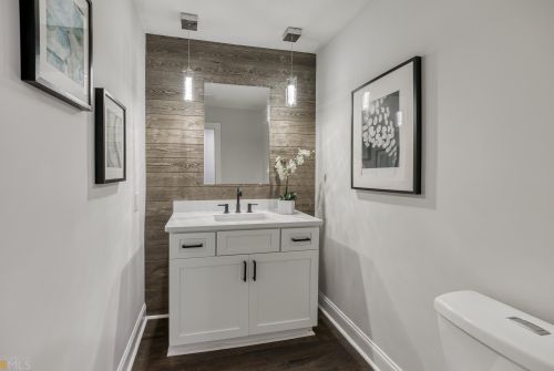 170 Huntcliff Pt, Atlanta GA  30350-1601 exterior