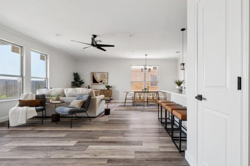 328 Marble Creek Dr, Fort Worth TX  76131 exterior