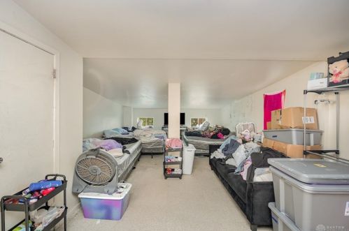 2130 Hatmaker St, Cincinnati OH 45204-1979 exterior