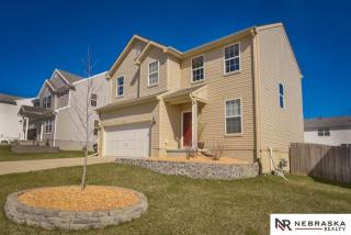 8807 164th St, Omaha, NE 68136-1361