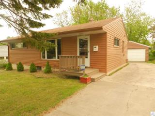 2030 Adirondack St, Duluth, MN 55811-5304