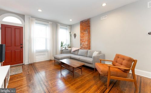 2570 Cedar St, Philadelphia, PA 19125-3120
