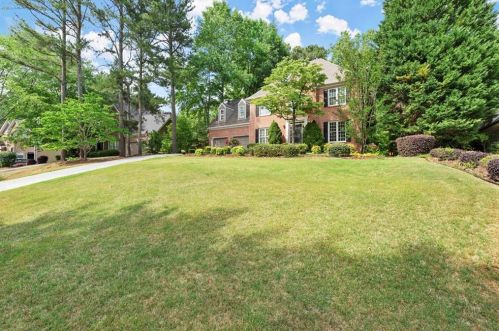 3009 Oaktree Ct, Marietta, GA 30066-2318