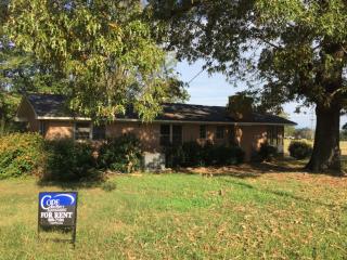150 Ralph Sheriff Rd, Seneca SC  29678-5622 exterior