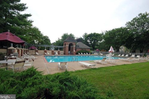 118 Acadia Ct, Princeton NJ  08540-7071 exterior
