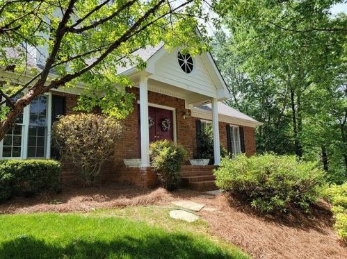 1361 Eryn Cir, Suwanee, GA 30024-2840