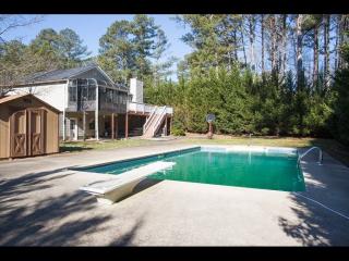 227 Kathryn Ln, Marietta, GA 30066-3450