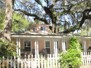 55 Crooked River Dr, Woodbine, GA 31569-4231
