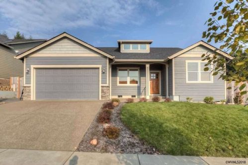 826 Hawk Dr, Silverton OR  97381-4103 exterior