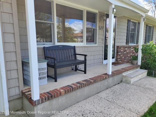 527 Delaware Ave, Point Pleasant Beach, NJ 08742-4006