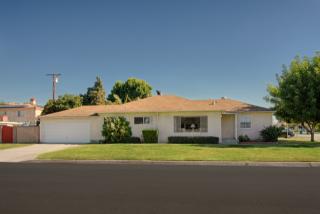 9027 Via Amorita, Downey, CA 90241-2749