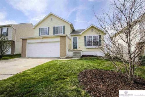 15313 Davidson St, Bennington, NE 68007-5461