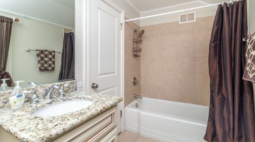 454 Margate Ter, Bannockburn IL  60015-3359 exterior