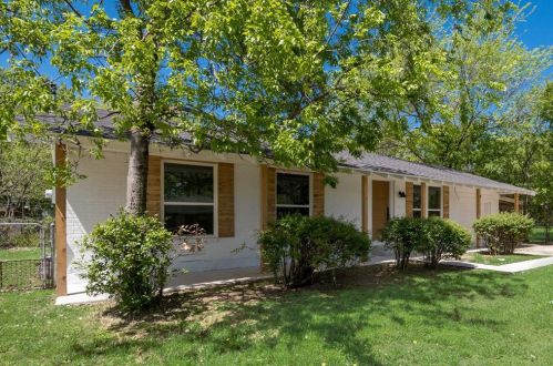 317 Campus Dr, Dallas, TX 75217-7726