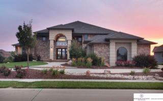 17076 Reflection Cir, Bennington, NE 68007-5718
