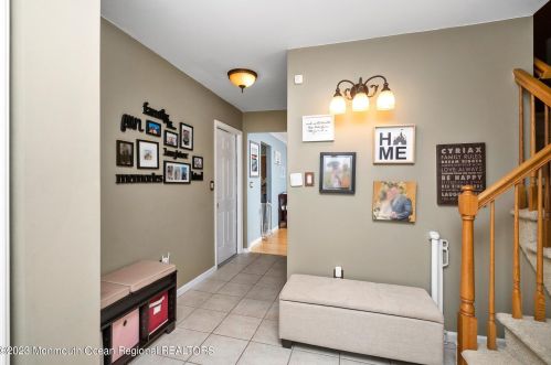 125 Shoreland Ter, Middletown NJ  07748-6212 exterior