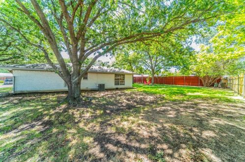 4128 Alicante Ave, Fort Worth TX  76133-5561 exterior