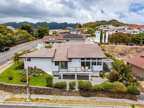 1051 Kaluanui Rd, Honolulu HI  96825-1321 exterior