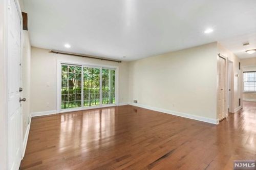 873 Juniper Way, Mahwah, NJ 07430-3461