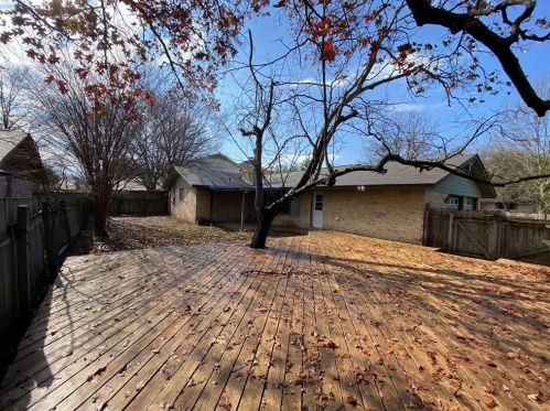 8709 Donna Gail Dr, Austin TX  78757-6955 exterior