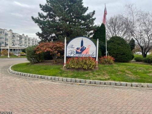 327 The Promenade, Edgewater NJ  07020-2116 exterior