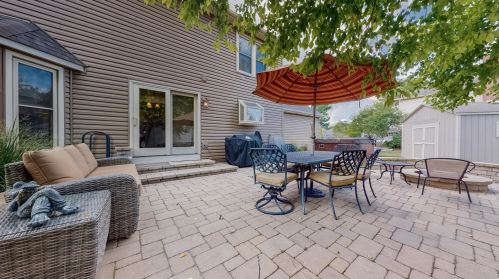 7 Wescott Ct, Lemont IL  60440-9000 exterior