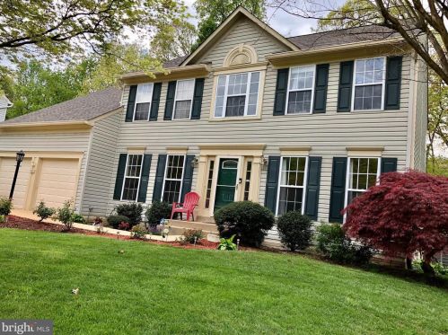 4252 Decatur Dr, Woodbridge, VA 22193-1889