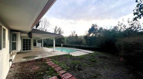 4620 Encino Ave, Van Nuys CA  91316-3844 exterior