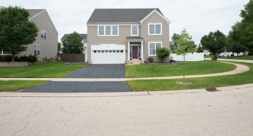 7907 Hummingbird Cir, Joliet, IL 60431-4010