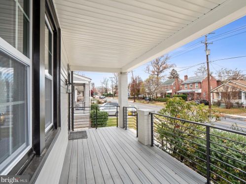 806 Philadelphia Ave, Silver Spring, MD 20910-4936