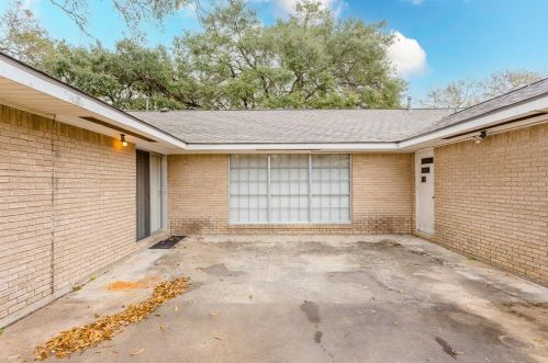 1316 Courtney Dr, Richmond TX 77469-4208 exterior